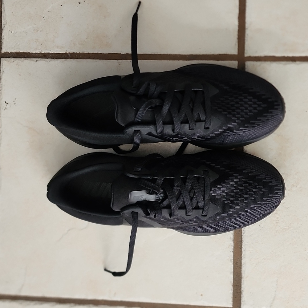 Nike Zoom Winflo shoes